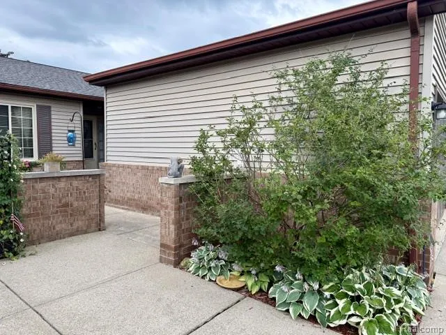 5041 Sandalwood Drive Grand Blanc Charter Township, MI 48439