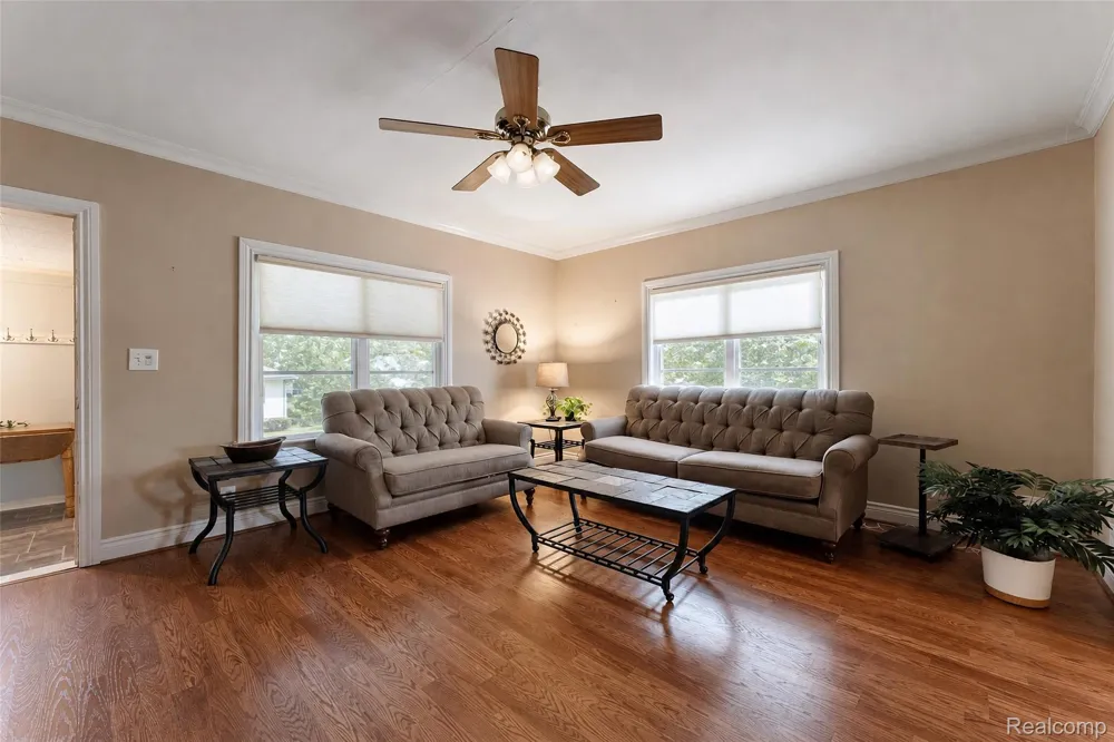 20403 Hugh Street Livonia City, MI 48152