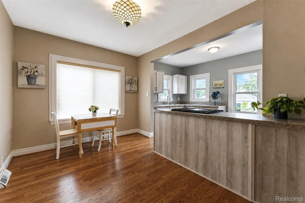 20403 Hugh Street Livonia City, MI 48152