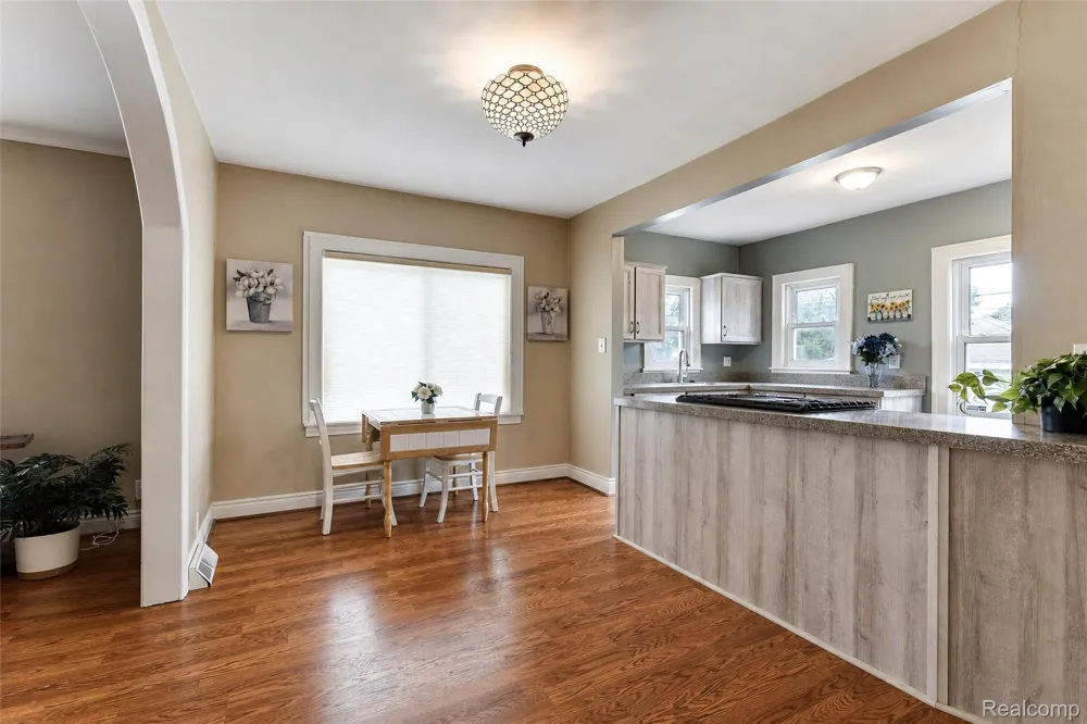 20403 Hugh Street Livonia City, MI 48152