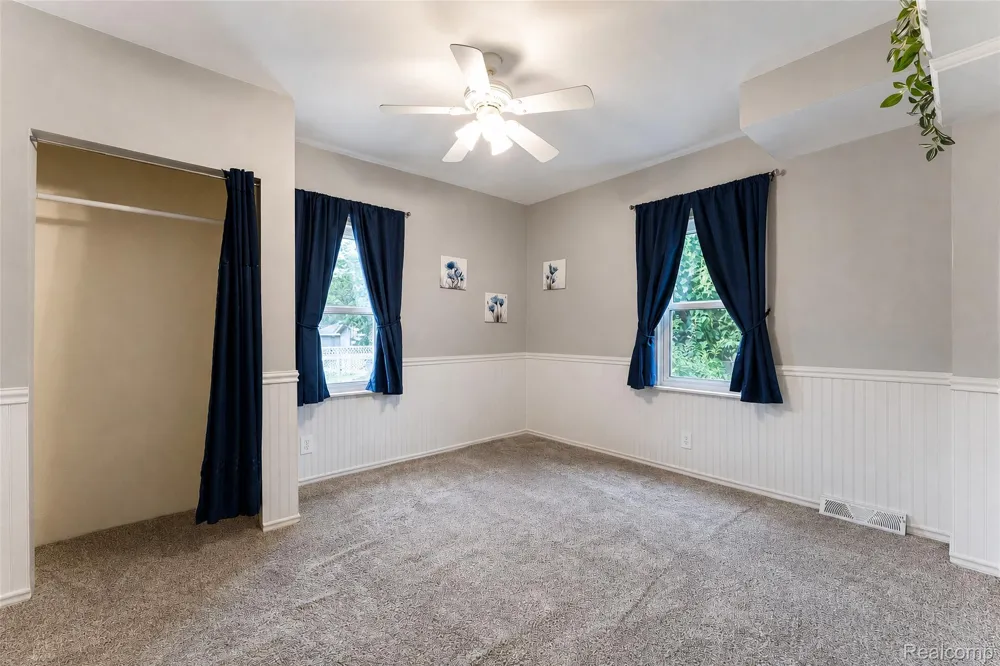 20403 Hugh Street Livonia City, MI 48152