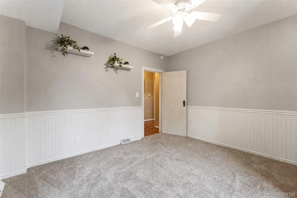 20403 Hugh Street Livonia City, MI 48152