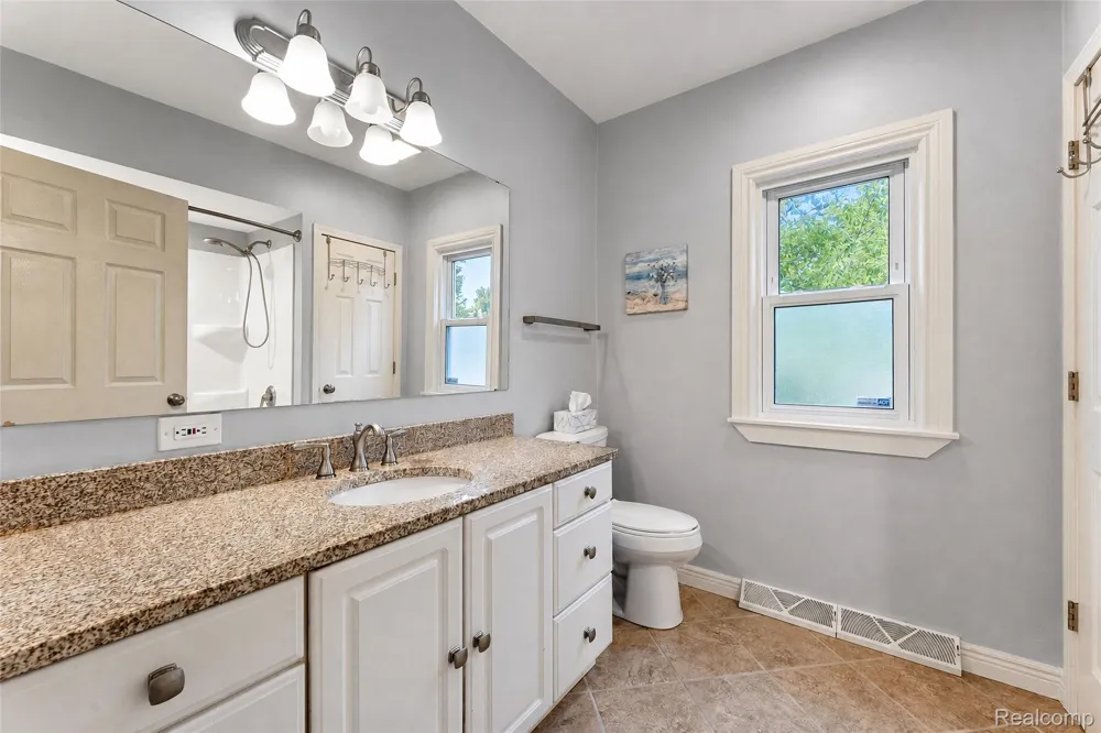 20403 Hugh Street Livonia City, MI 48152