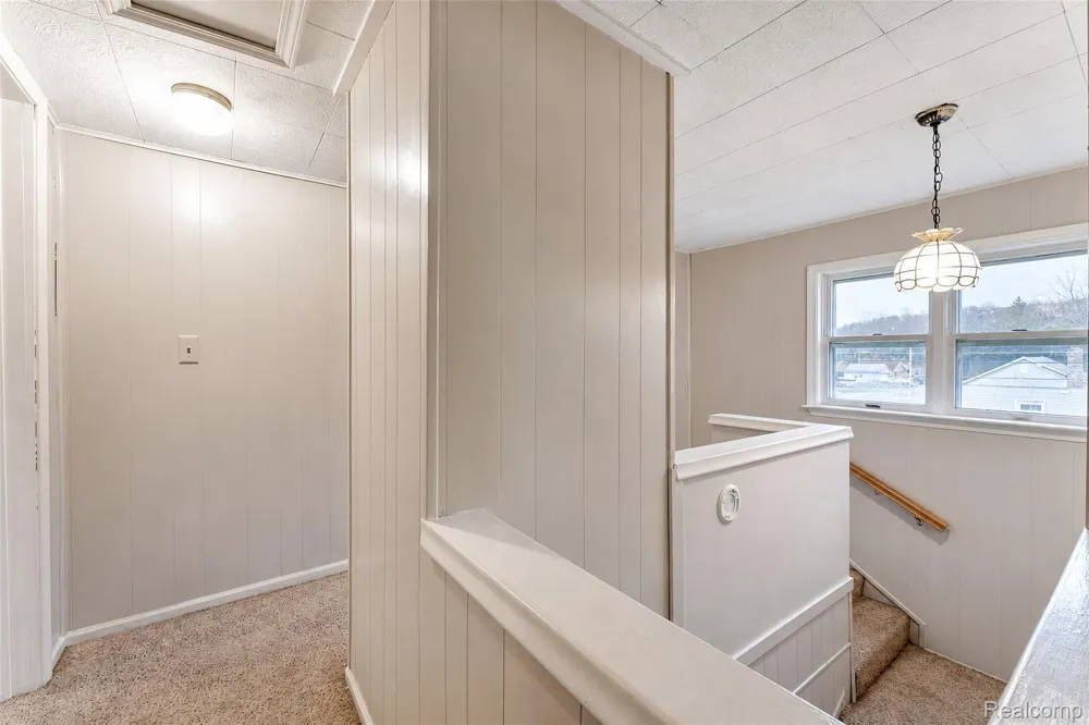 20403 Hugh Street Livonia City, MI 48152