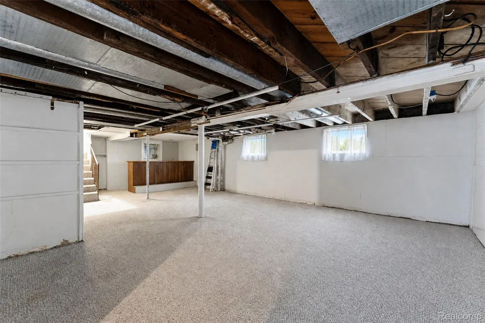 20403 Hugh Street Livonia City, MI 48152