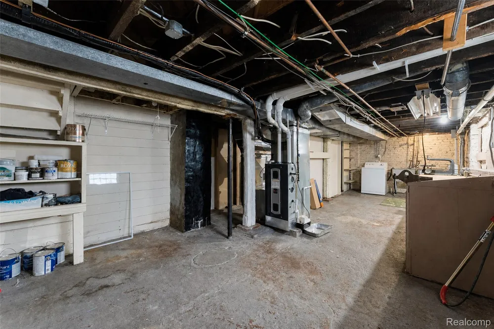 20403 Hugh Street Livonia City, MI 48152