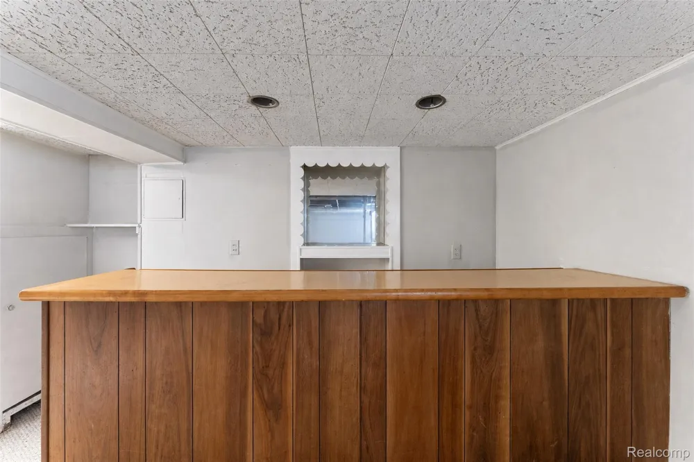 20403 Hugh Street Livonia City, MI 48152