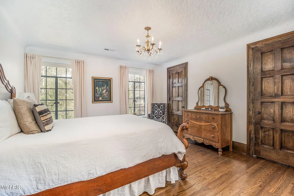 1405 Long Road Kalamazoo City, MI 49008