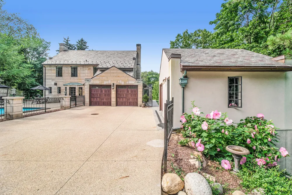 1405 Long Road Kalamazoo City, MI 49008