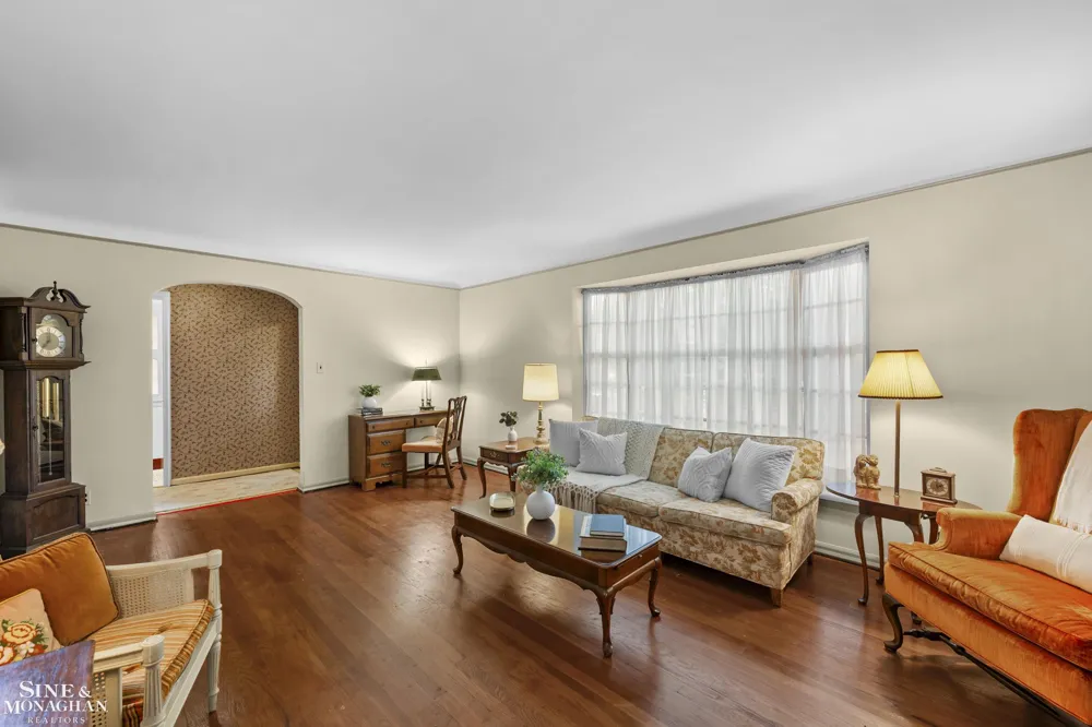 470 Allard Road Grosse Pointe Farms City, MI 48236