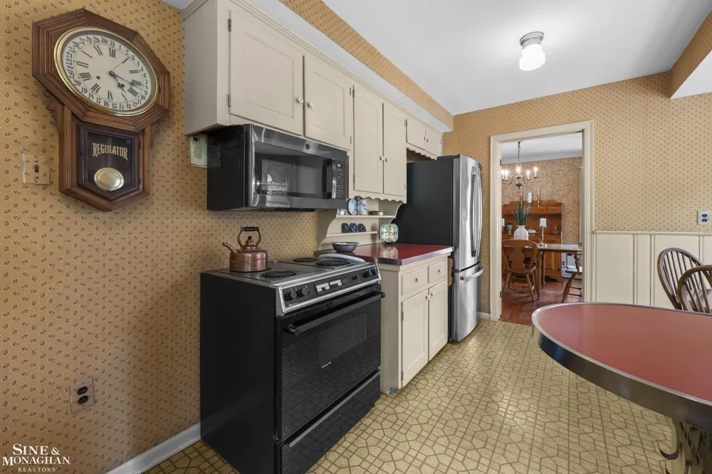 470 Allard Road Grosse Pointe Farms City, MI 48236