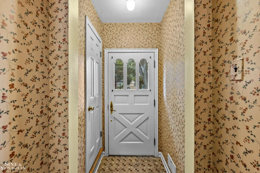 470 Allard Road Grosse Pointe Farms City, MI 48236