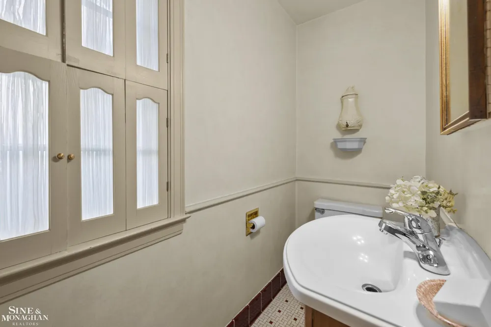 470 Allard Road Grosse Pointe Farms City, MI 48236