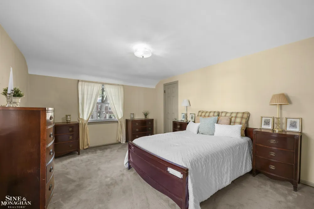 470 Allard Road Grosse Pointe Farms City, MI 48236