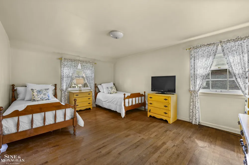 470 Allard Road Grosse Pointe Farms City, MI 48236