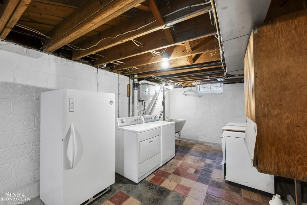 470 Allard Road Grosse Pointe Farms City, MI 48236