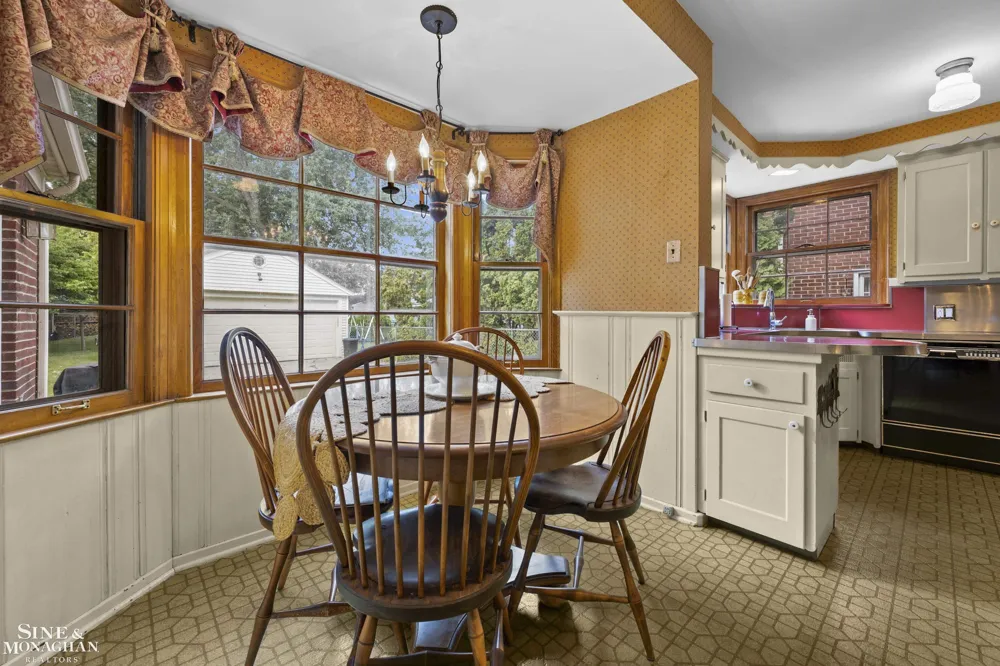 470 Allard Road Grosse Pointe Farms City, MI 48236