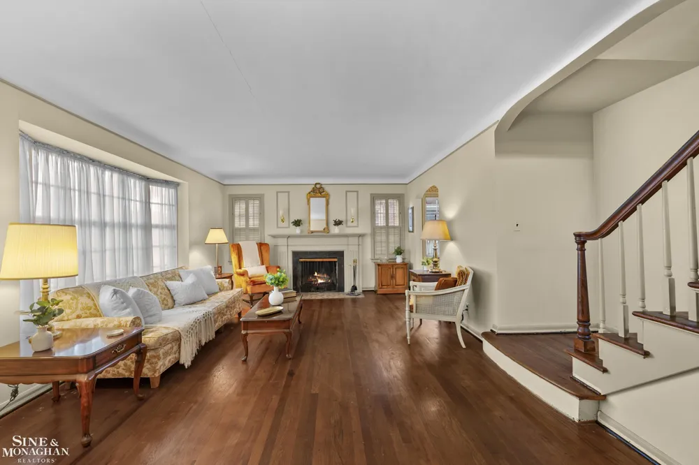 470 Allard Road Grosse Pointe Farms City, MI 48236
