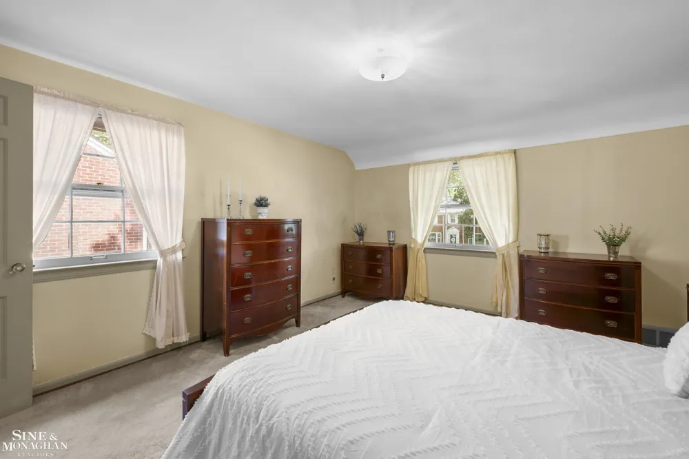 470 Allard Road Grosse Pointe Farms City, MI 48236