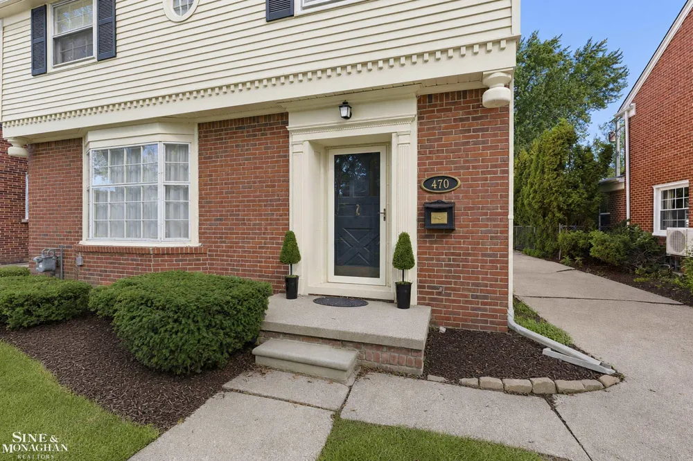 470 Allard Road Grosse Pointe Farms City, MI 48236