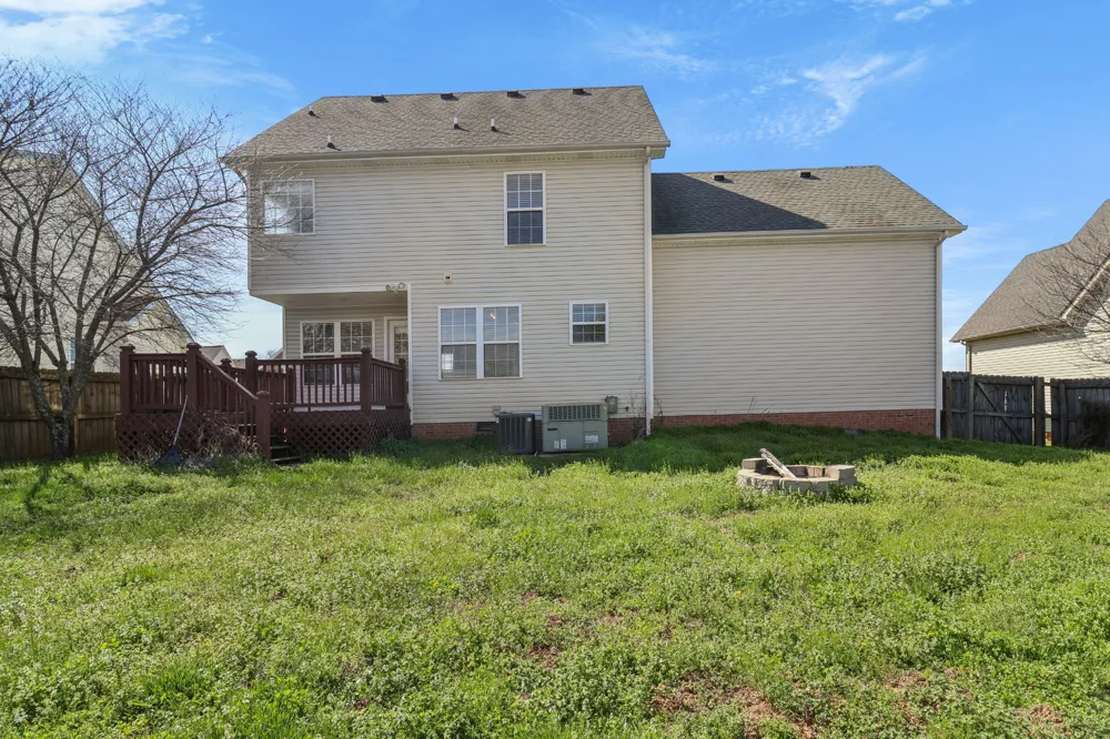 1213 Channelview Dr Clarksville, TN 37040