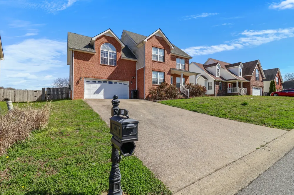 1213 Channelview Dr Clarksville, TN 37040
