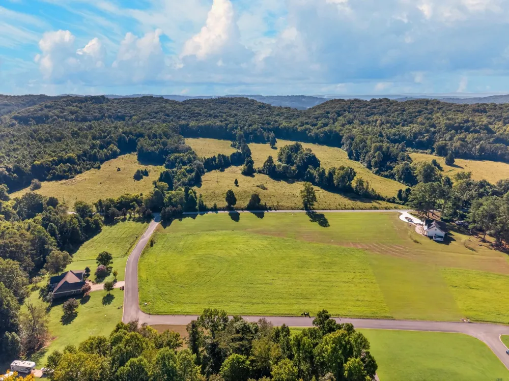 175 Spring Cove Lane Spring City, TN 37381