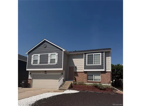 2524 Weyburn Way