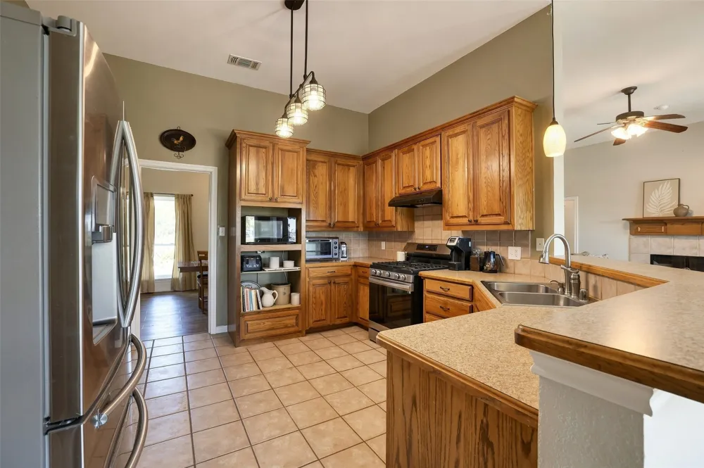 445 County Road 4444 Trenton, TX 75490