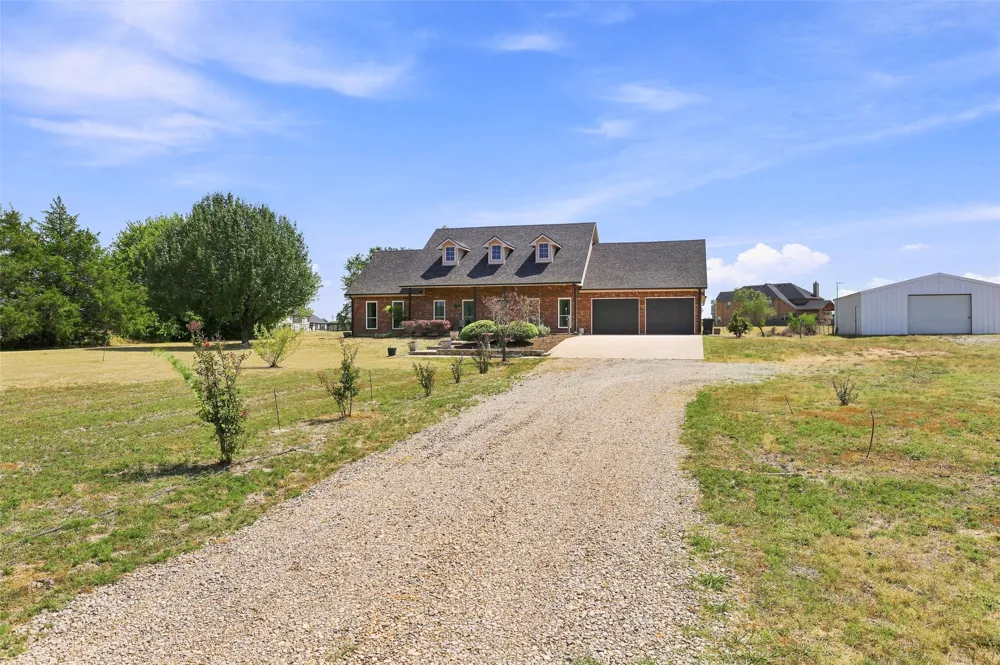 445 County Road 4444 Trenton, TX 75490