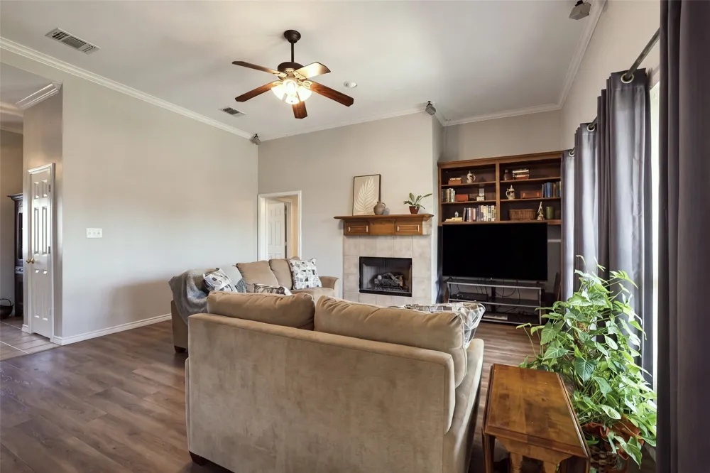 445 County Road 4444 Trenton, TX 75490