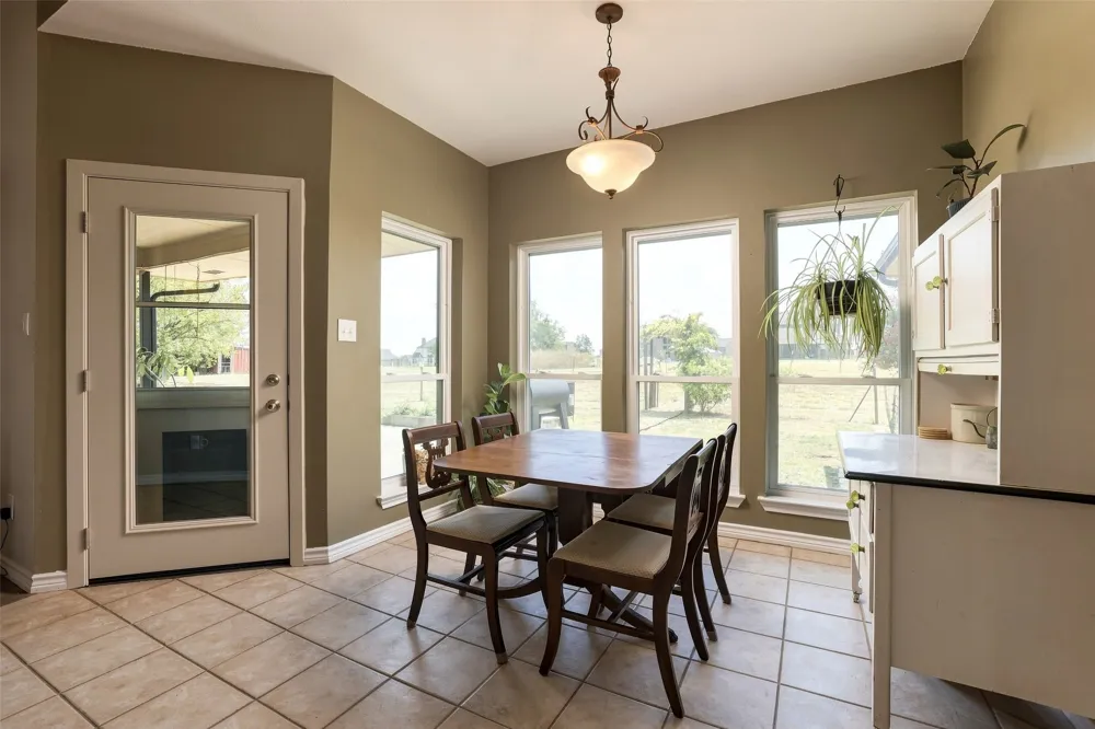 445 County Road 4444 Trenton, TX 75490
