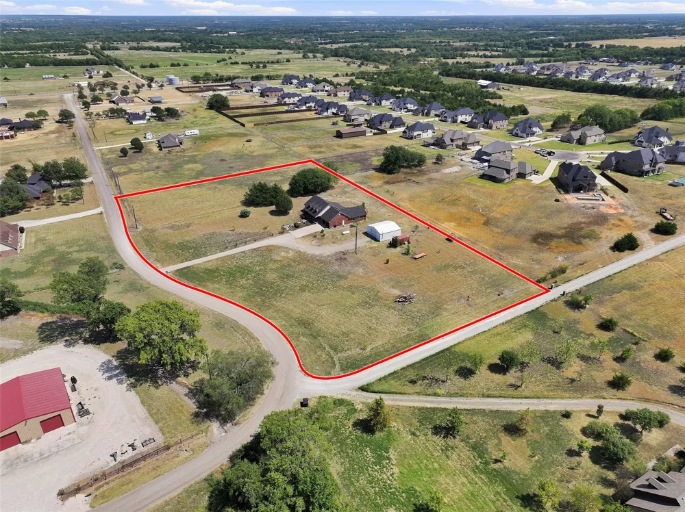 445 County Road 4444 Trenton, TX 75490