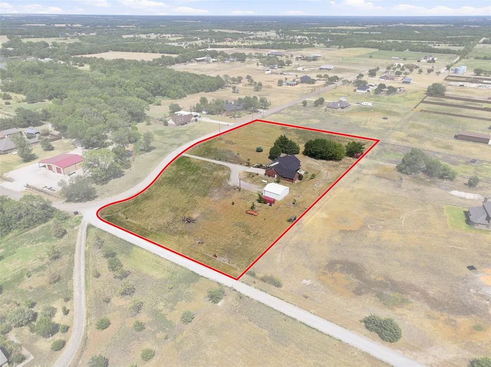 445 County Road 4444 Trenton, TX 75490