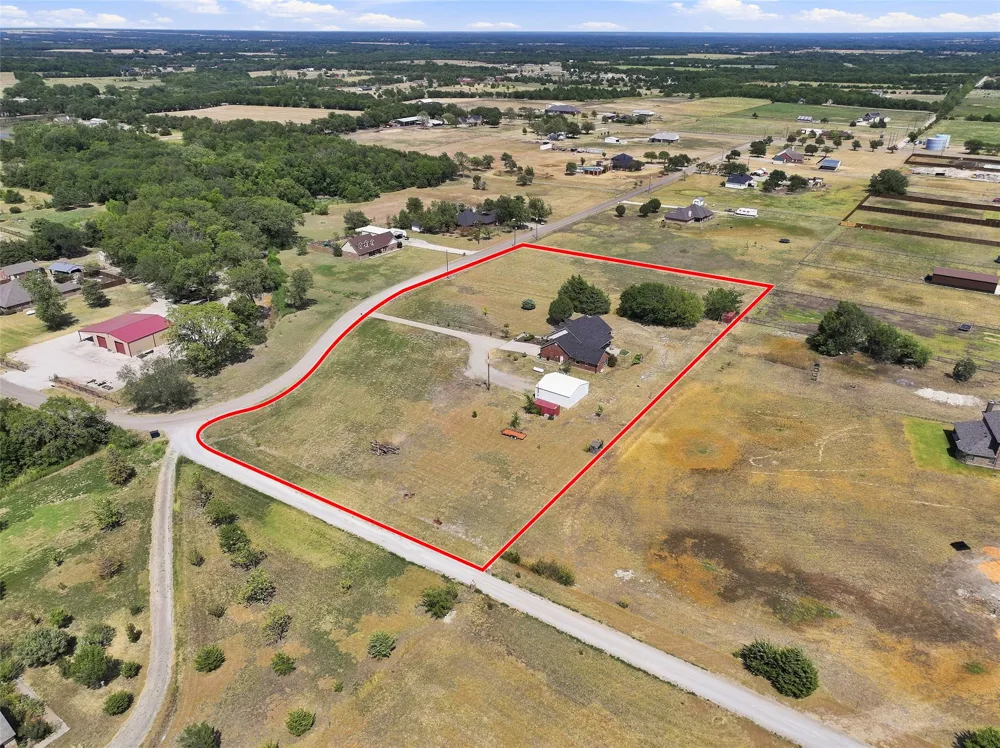 445 County Road 4444 Trenton, TX 75490