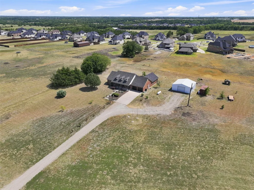 445 County Road 4444 Trenton, TX 75490
