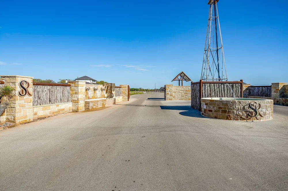113 Dan Russell Bend Weatherford, TX 76087