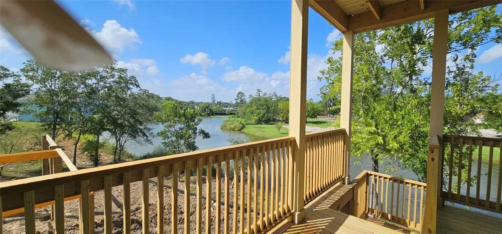 3905 Peacock Isle Drive Dickinson, TX 77539