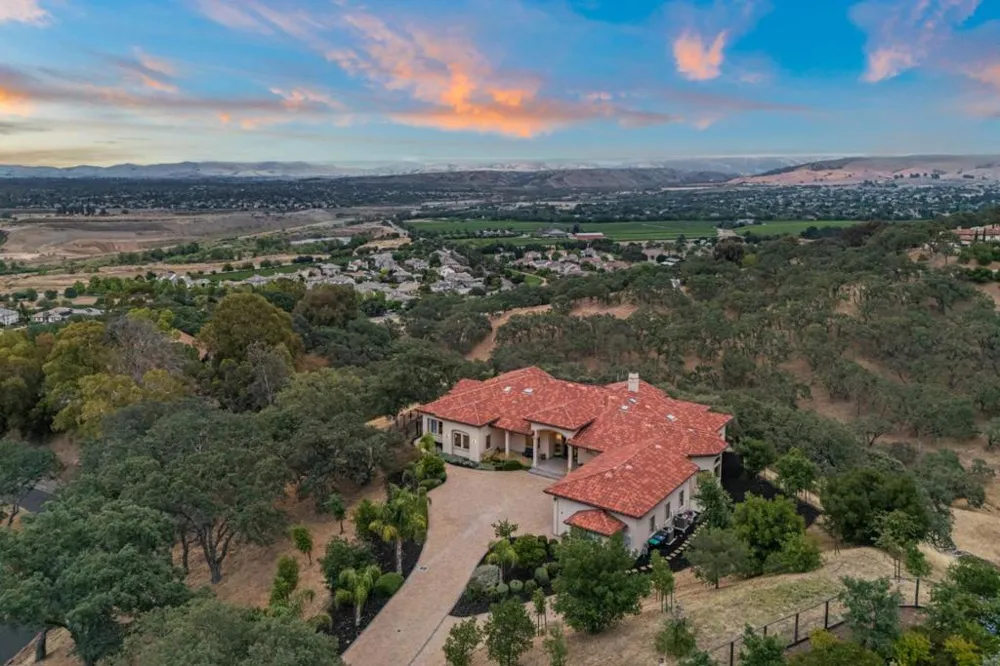 5 Winding Oaks Drive Pleasanton, CA 94566