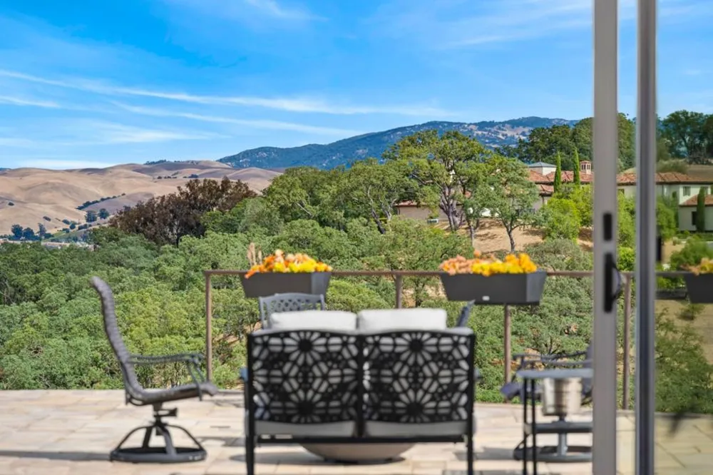 5 Winding Oaks Drive Pleasanton, CA 94566