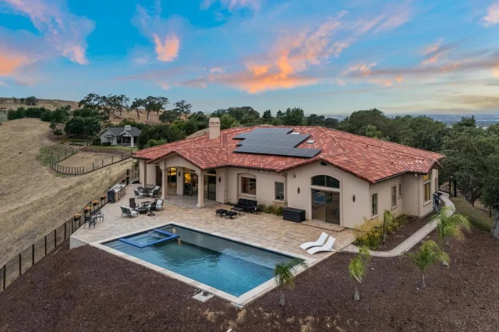 5 Winding Oaks Drive Pleasanton, CA 94566