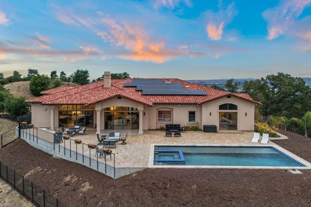 5 Winding Oaks Drive Pleasanton, CA 94566