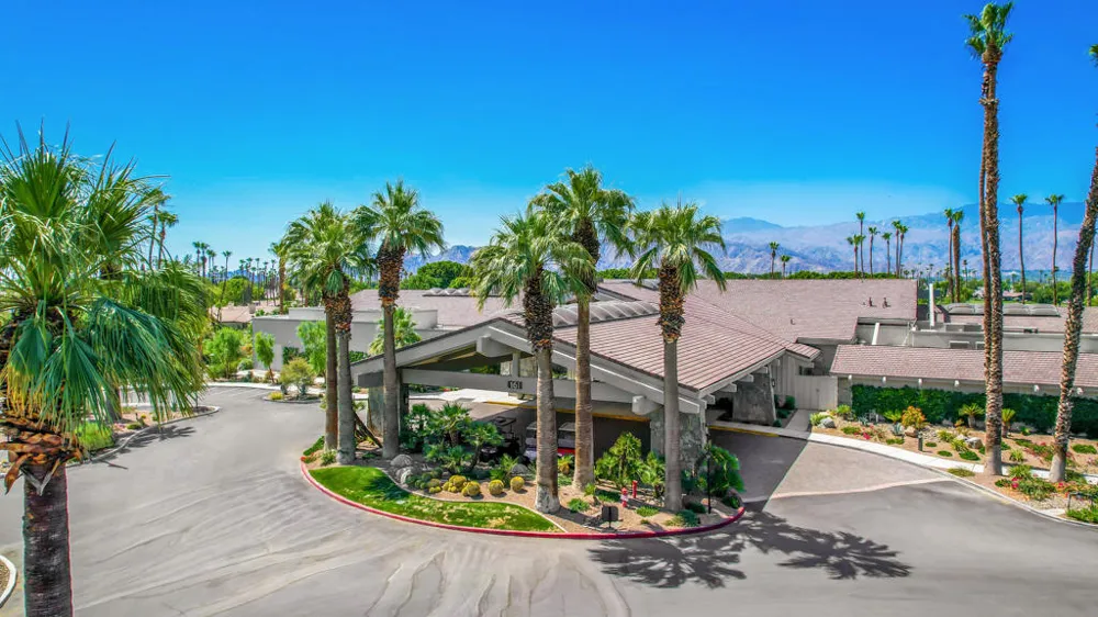 136 Deer Spring Way Palm Desert, CA 92211