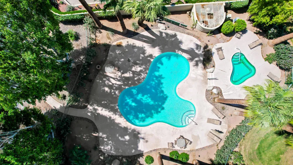 136 Deer Spring Way Palm Desert, CA 92211