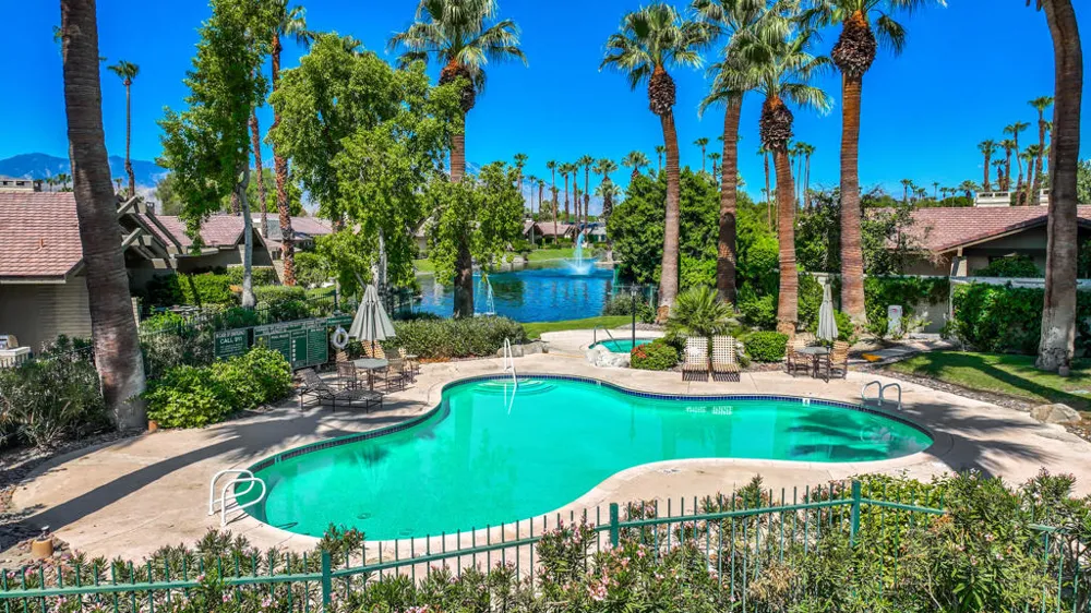 136 Deer Spring Way Palm Desert, CA 92211