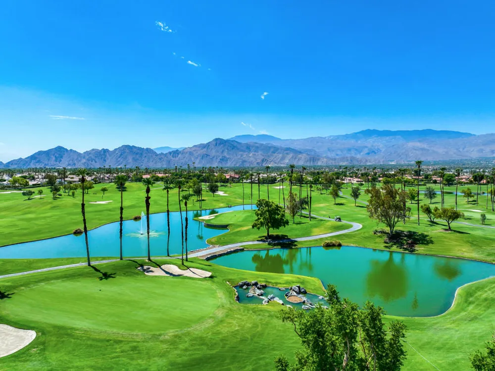 136 Deer Spring Way Palm Desert, CA 92211
