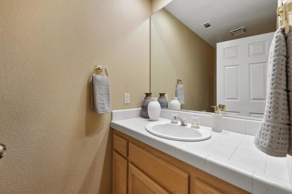 136 Deer Spring Way Palm Desert, CA 92211