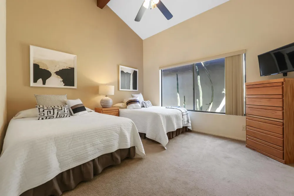 136 Deer Spring Way Palm Desert, CA 92211