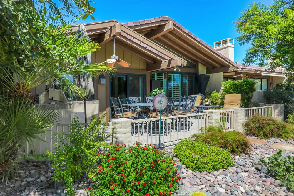 136 Deer Spring Way Palm Desert, CA 92211