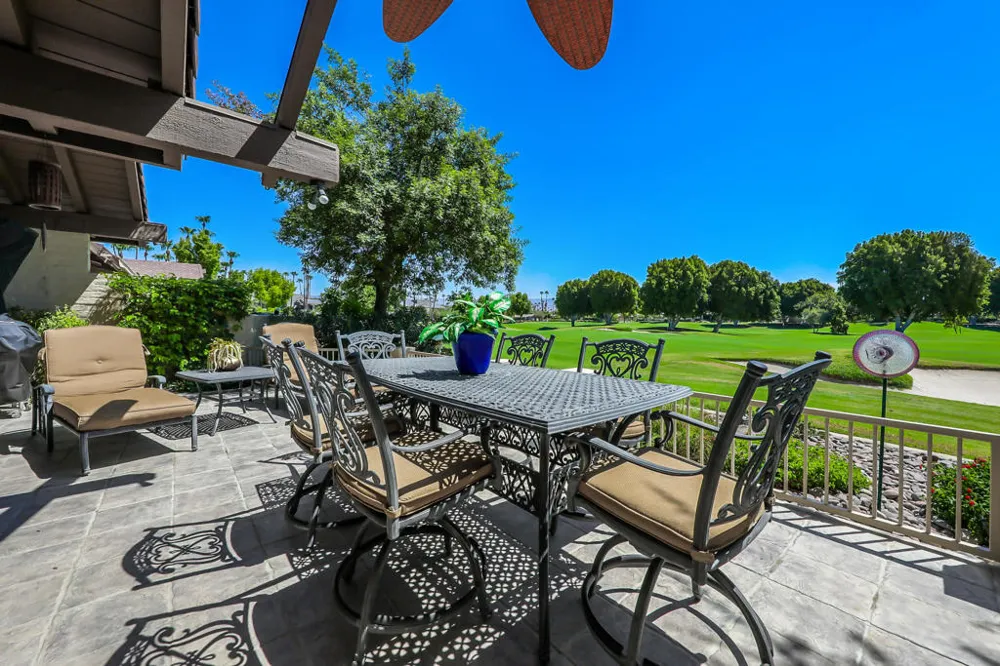 136 Deer Spring Way Palm Desert, CA 92211